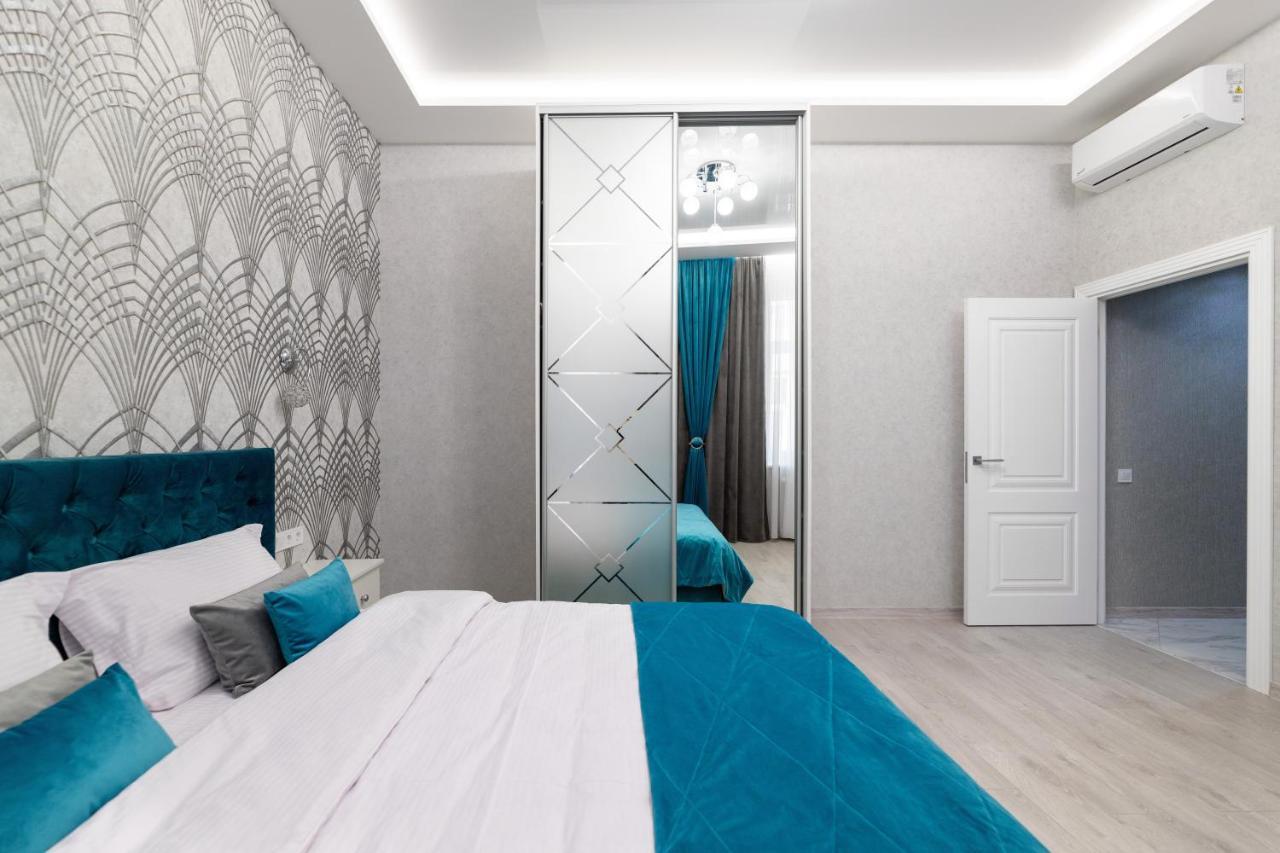Rynok Square City Center Two Bedroom Apartment! Лвив Екстериор снимка