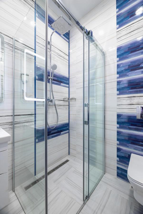 Rynok Square City Center Two Bedroom Apartment! Лвив Екстериор снимка